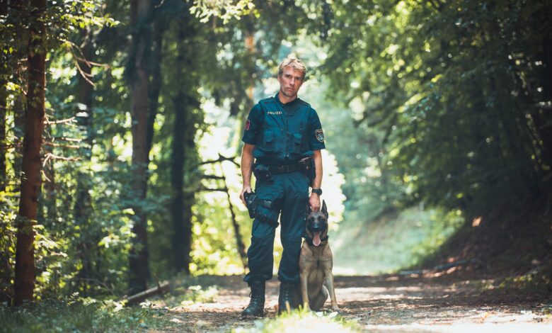 © LPD Stmk, Martinelli Polizeidiensthundeführer mit seinem Diensthund „Carlos“