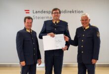 Landespolizeidirektor Gerald Ortner, HR Dr. Klaus Mayrhofer und stv. Landespolizeidirektor Alexander Gaisch (v.l.) © LPD/Huber