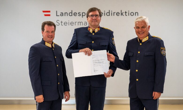 Landespolizeidirektor Gerald Ortner, HR Dr. Klaus Mayrhofer und stv. Landespolizeidirektor Alexander Gaisch (v.l.) © LPD/Huber