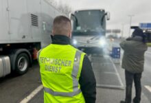 Erstbegutachtung am Kontrollplatz im Bereich Autobahnzubringer Graz-Ost © LPD Stmk